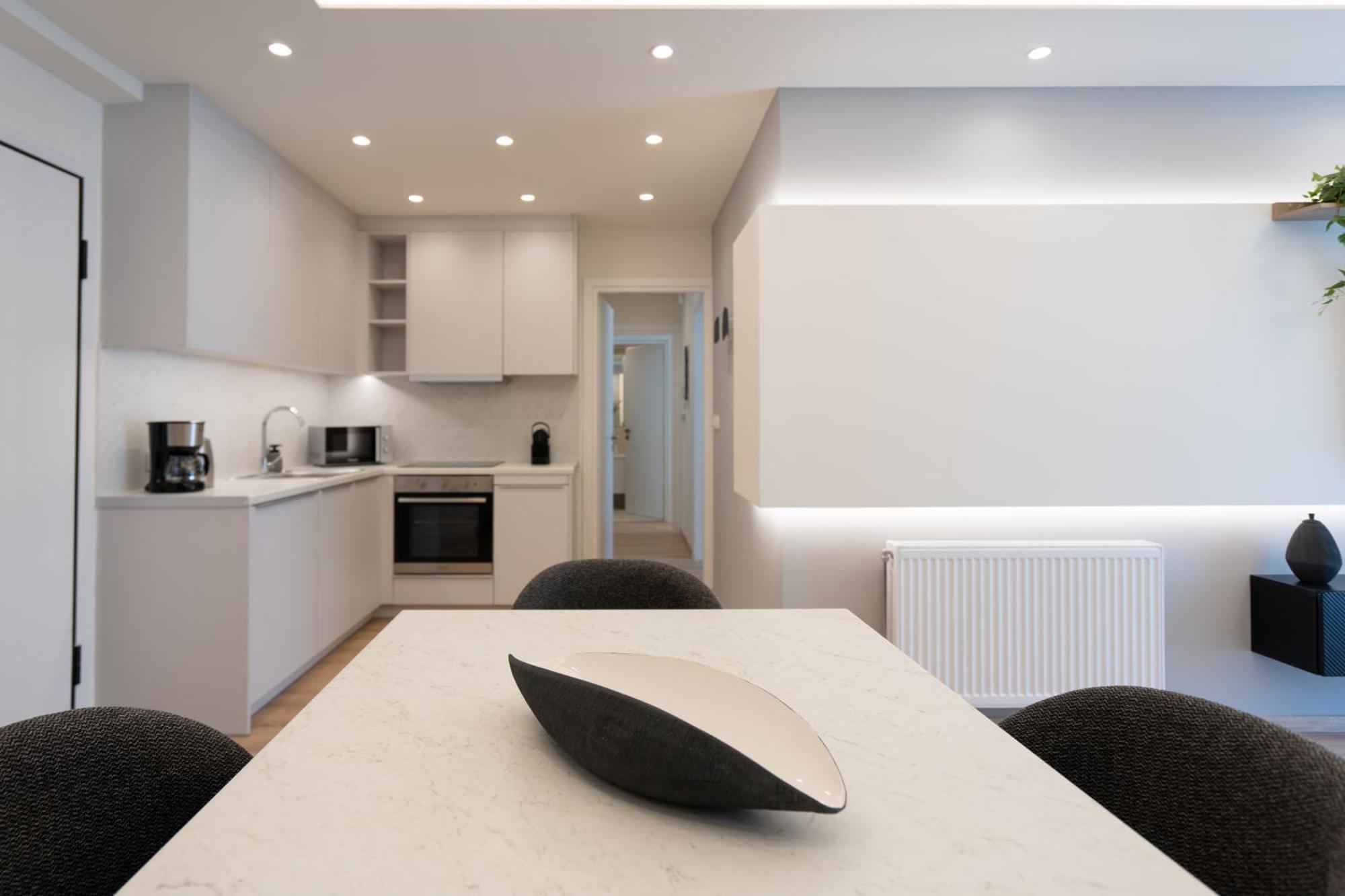 Newly Renovated 2 Bedroom Apartment, 5Min To Metro Athens Luaran gambar