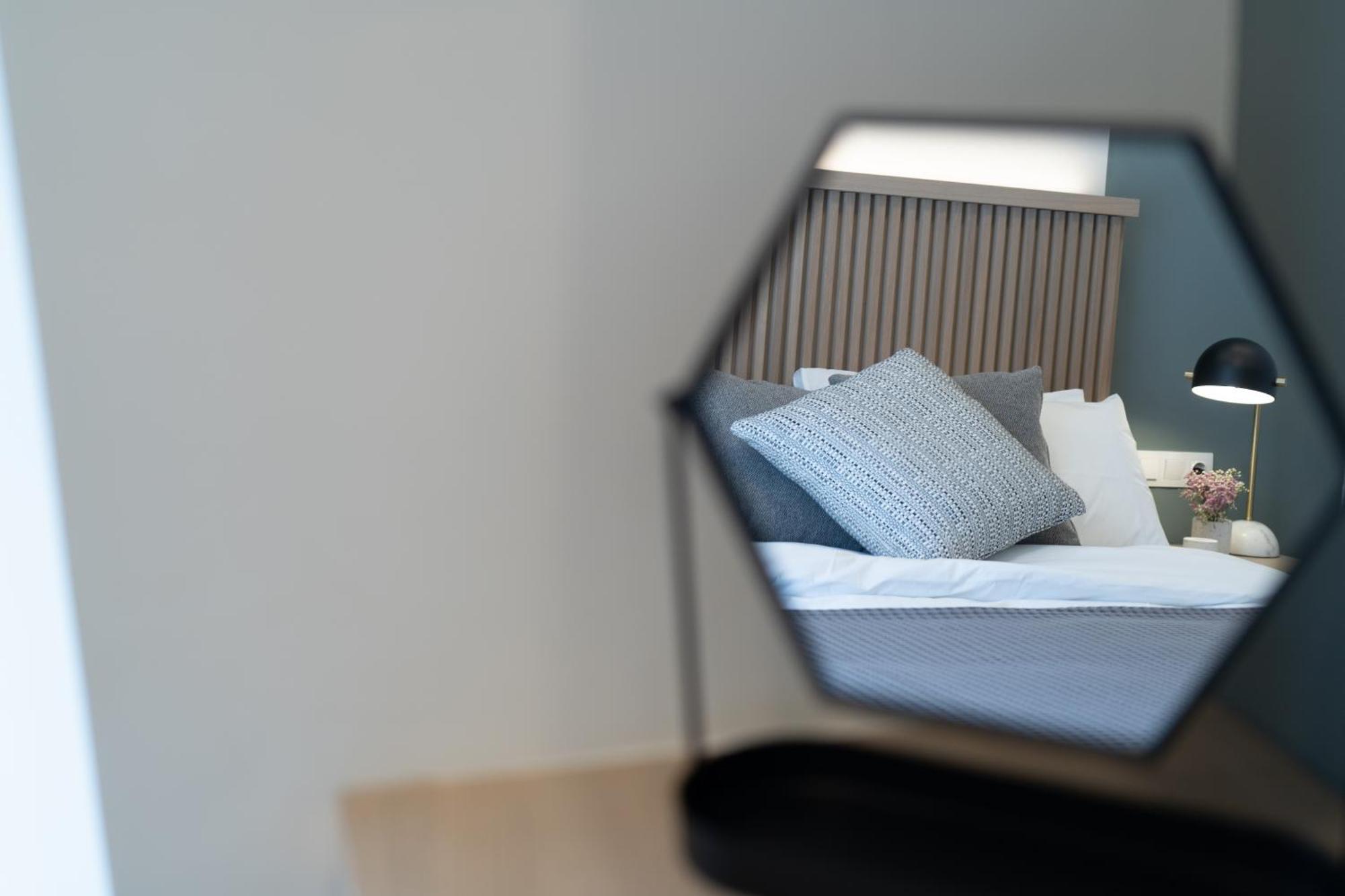 Newly Renovated 2 Bedroom Apartment, 5Min To Metro Athens Luaran gambar