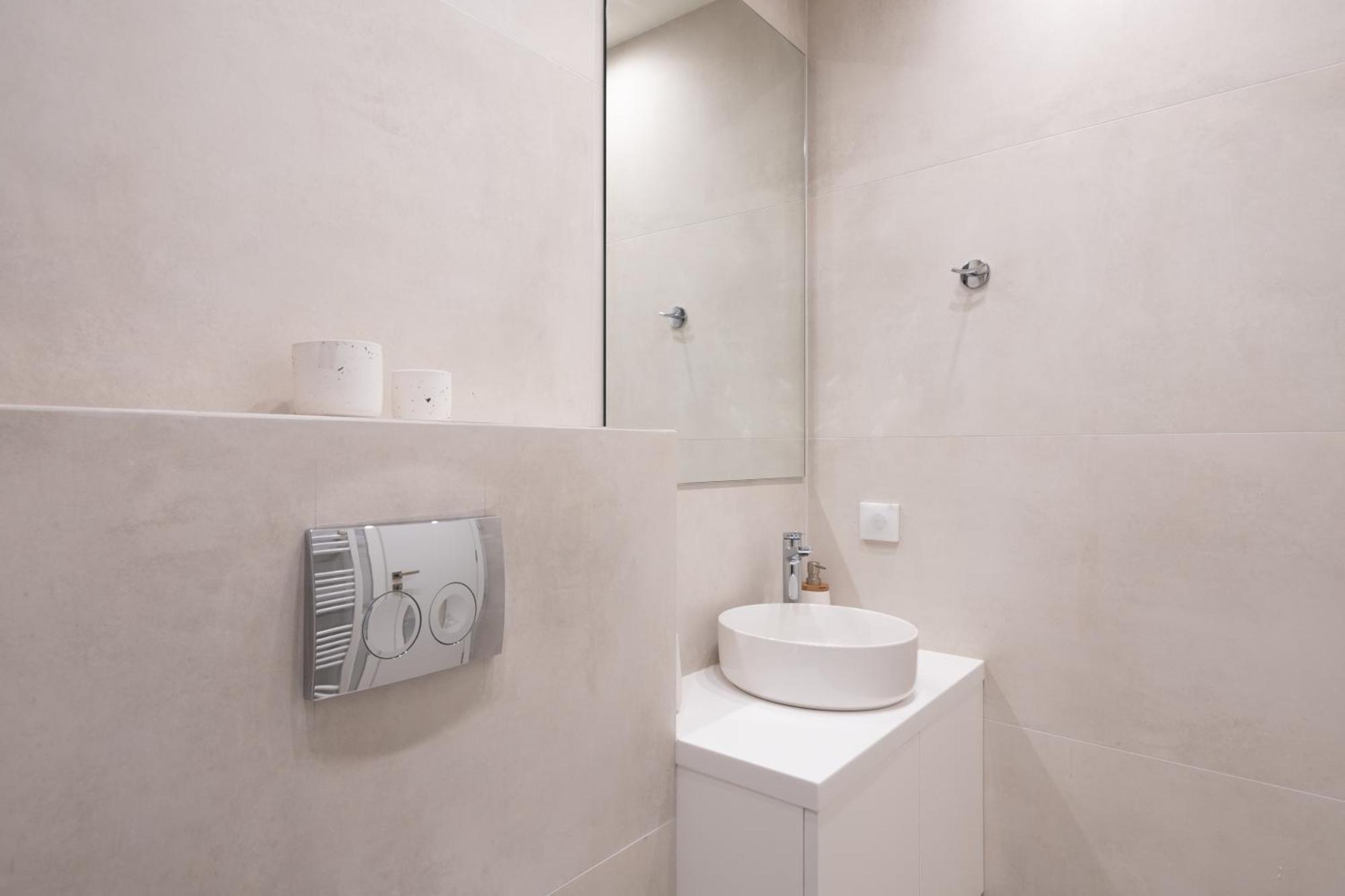 Newly Renovated 2 Bedroom Apartment, 5Min To Metro Athens Luaran gambar